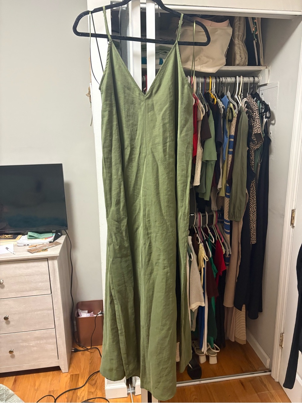 Olive Green Linen v-Neck Dress